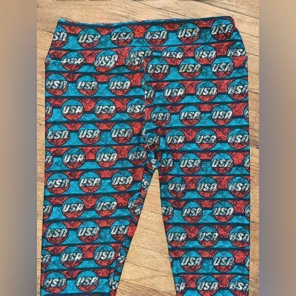LuLaRoe Adult 12-18 Leggings • Vintage Americana Collection • Red White & Blue - Picture 5 of 16